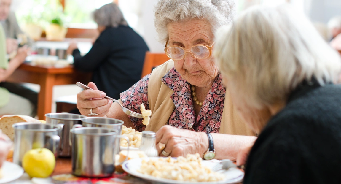Hoe zetten diverse zorg- en welzijnsvoorzieningen preventief in op mondgezondheid?